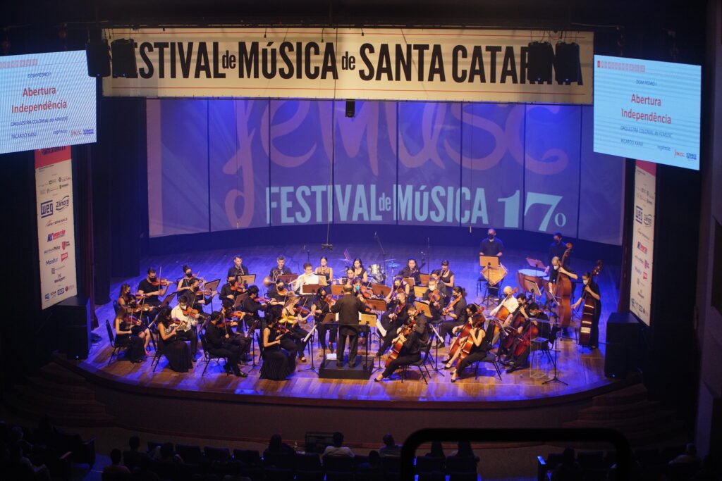 Femusc Gala Night tiene trabajo musical de Dom Pedro, actuación infantil y espectáculo de MPB